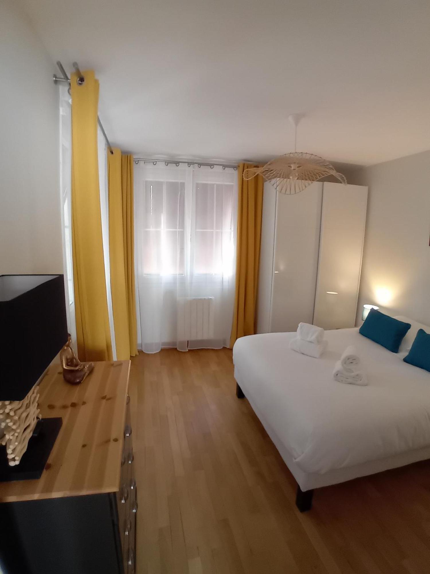 Climats Des Echaliers Apartment Beaune  Bilik gambar